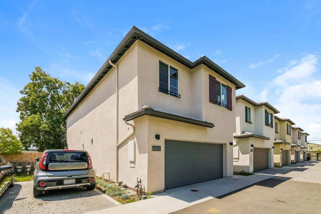 Northridge, CA 91325,8255 N Sophie CT