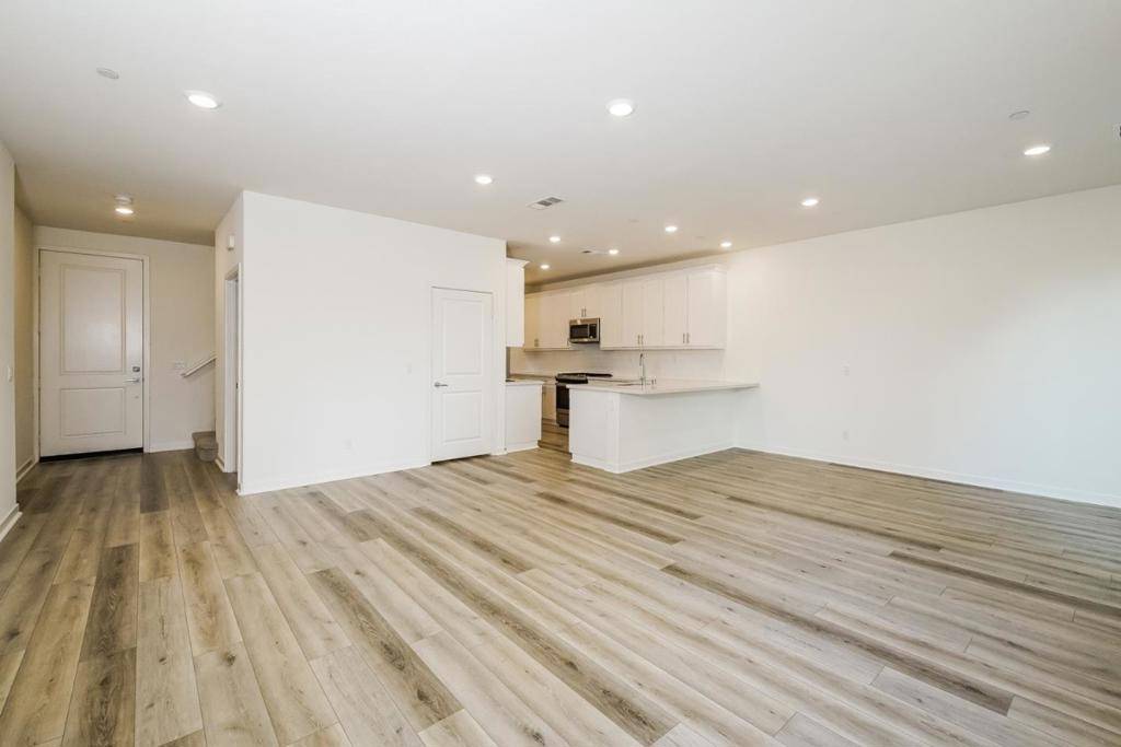 Northridge, CA 91325,8255 N Sophie CT