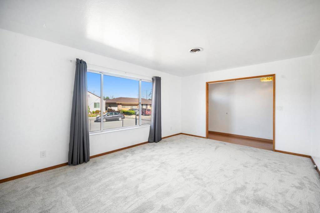 Hollister, CA 95023,921 Suiter ST