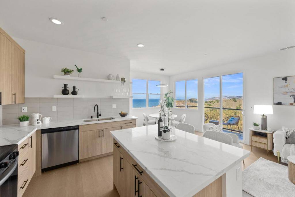Pacifica, CA 94044,801 Fassler AVE