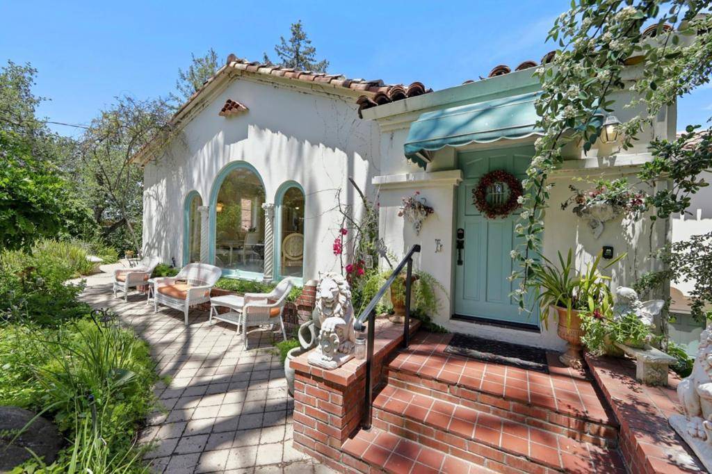 18211 Saratoga Los Gatos RD, Monte Sereno, CA 95030