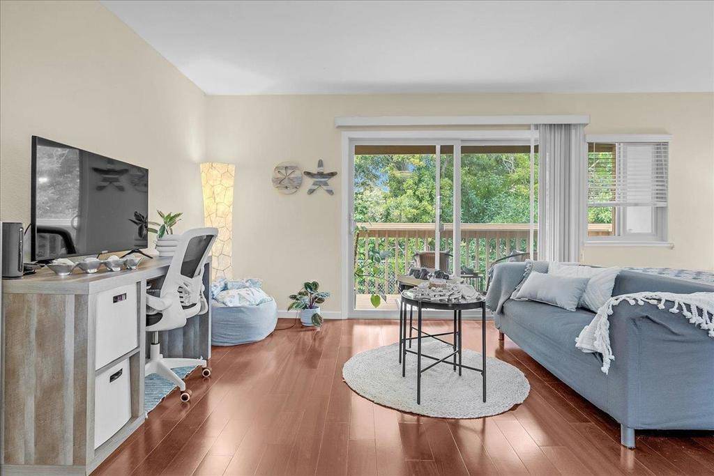Monterey, CA 93940,300 Glenwood CIR #291