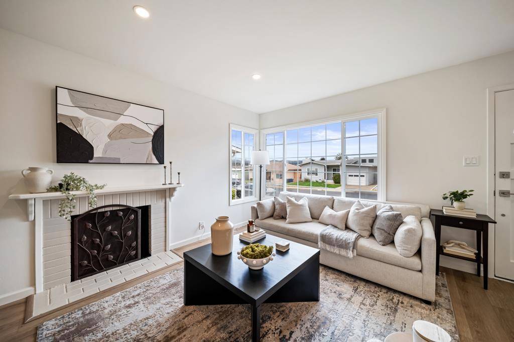 South San Francisco, CA 94080,322 Forest View DR