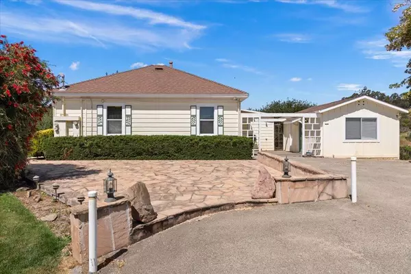 Royal Oaks, CA 95076,Hall RD