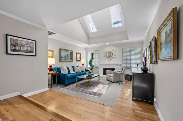 Half Moon Bay, CA 94019,316 Valdez AVE