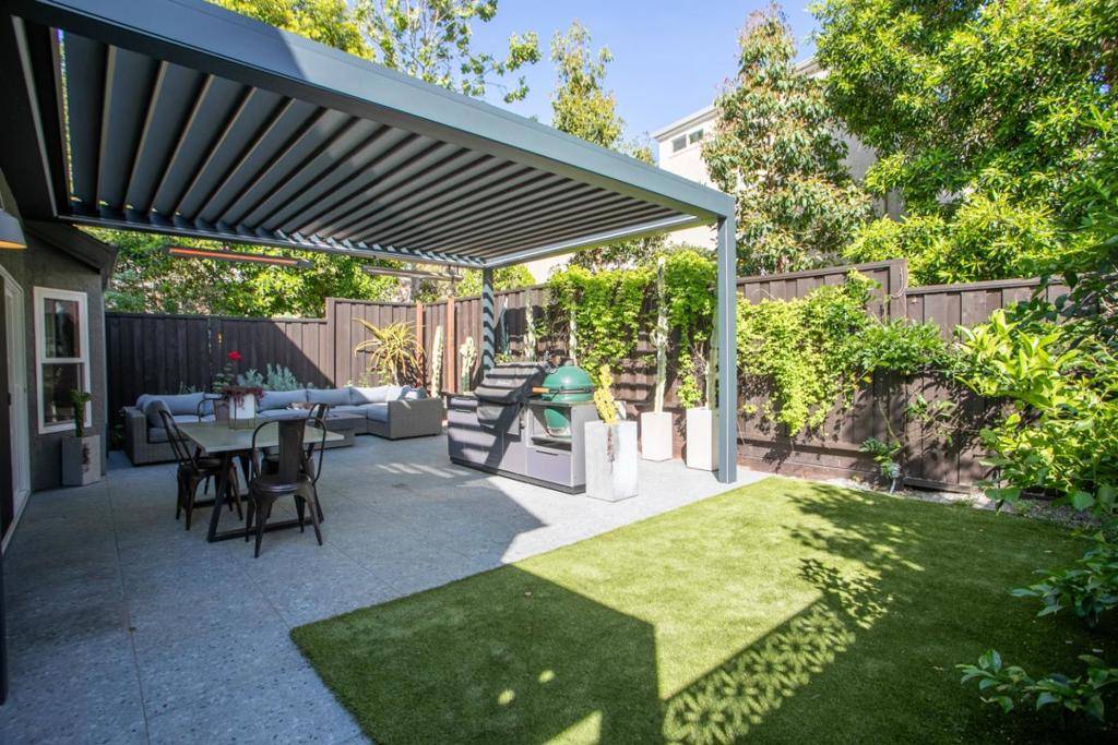 Scotts Valley, CA 95066,208 Sidesaddle CIR