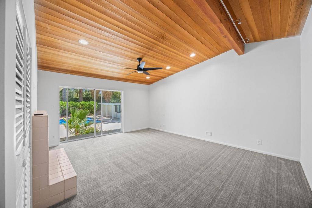 Palm Springs, CA 92264,255 W Camino Buena VIS