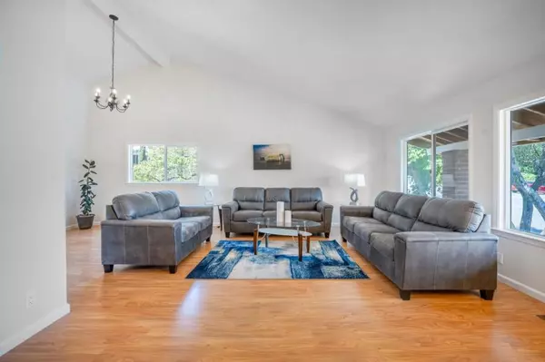 Morgan Hill, CA 95037,810 W Main AVE