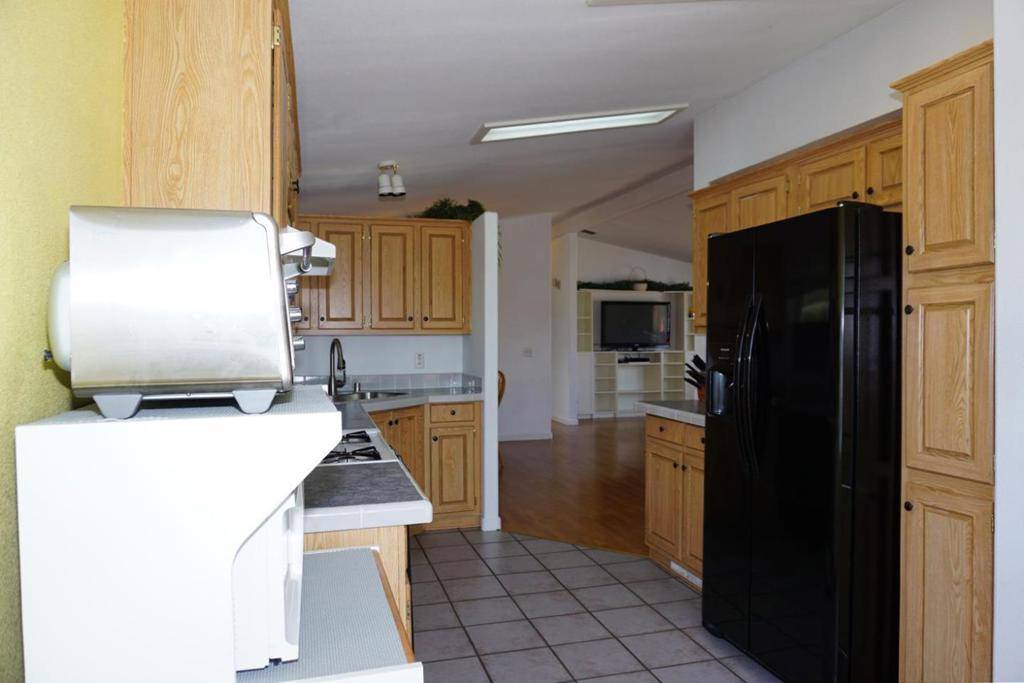 Sunnyvale, CA 94089,1225 Vienna DR
