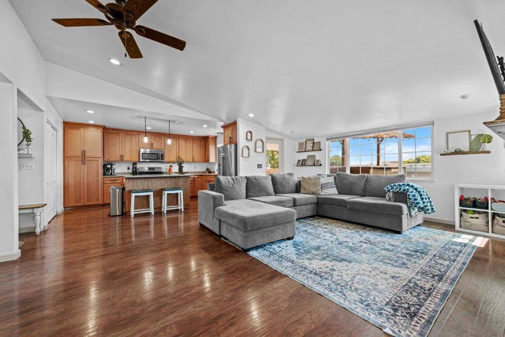 337 Hill ST, Hollister, CA 95023