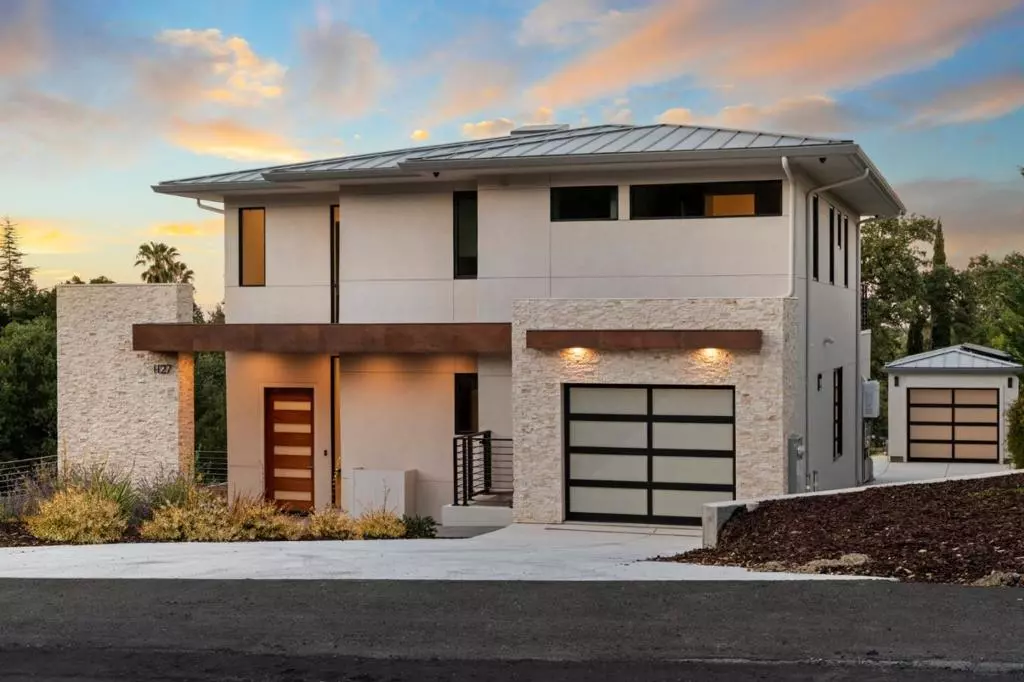 Los Altos, CA 94024,1127 Hillslope PL