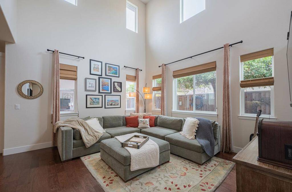 CA 93933,17210 Logan ST