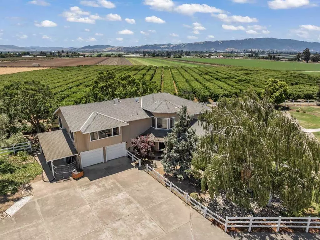 Gilroy, CA 95020,3465 Susie LN
