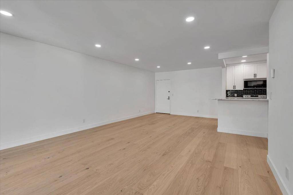 Playa Del Rey, CA 90293,8650 Gulana AVE #C3053
