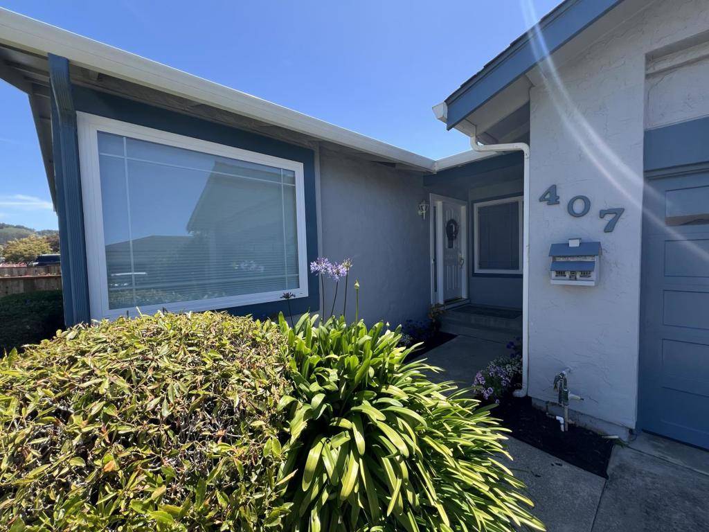 Half Moon Bay, CA 94019,407 Beach AVE
