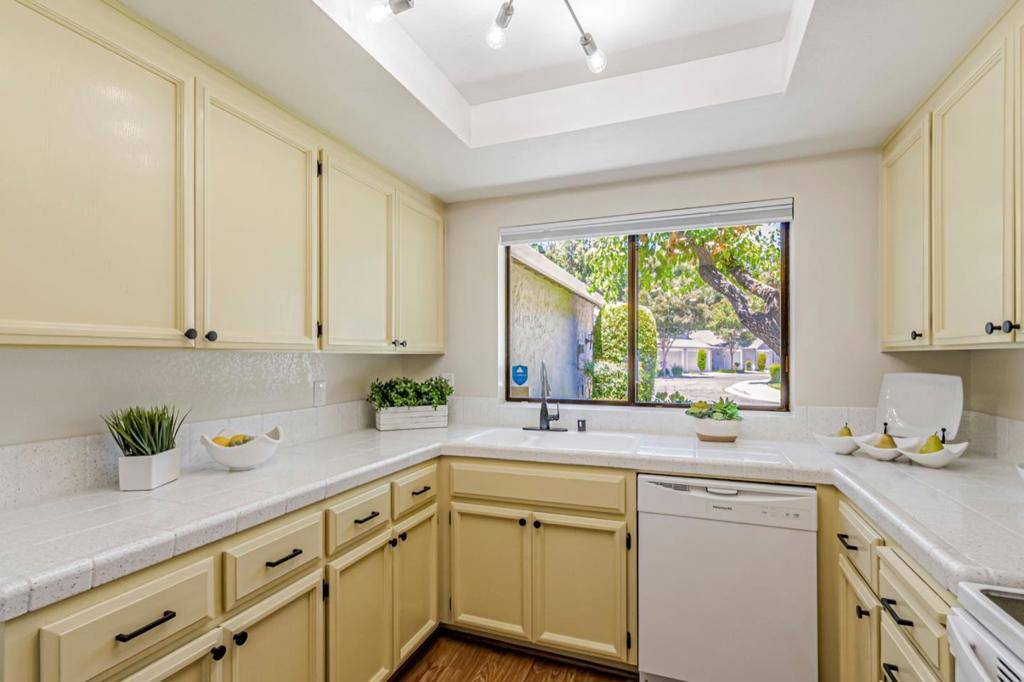 San Jose, CA 95136,4942 Red Creek Drive