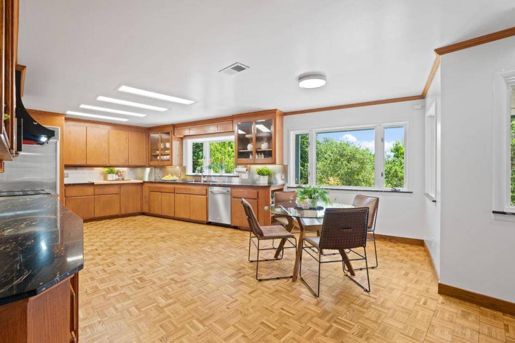 Redwood City, CA 94062,1780 Edgewood RD