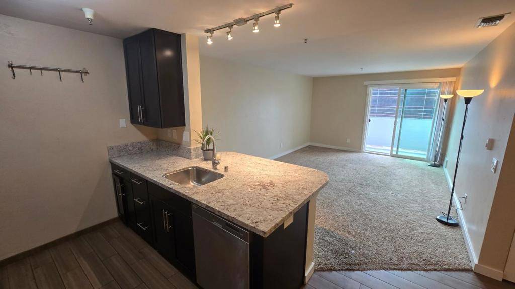 Emeryville, CA 94608,6400 Christie AVE #2211