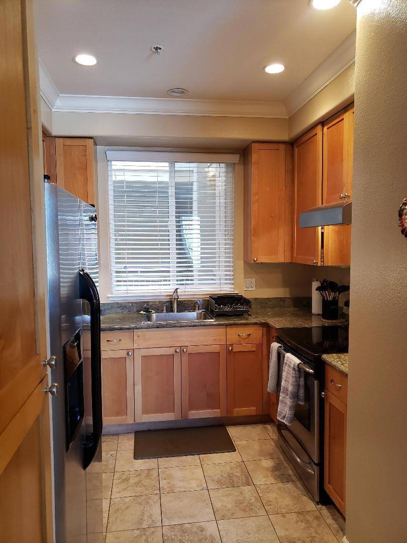East Palo Alto, CA 94303,2330 University AVE #200