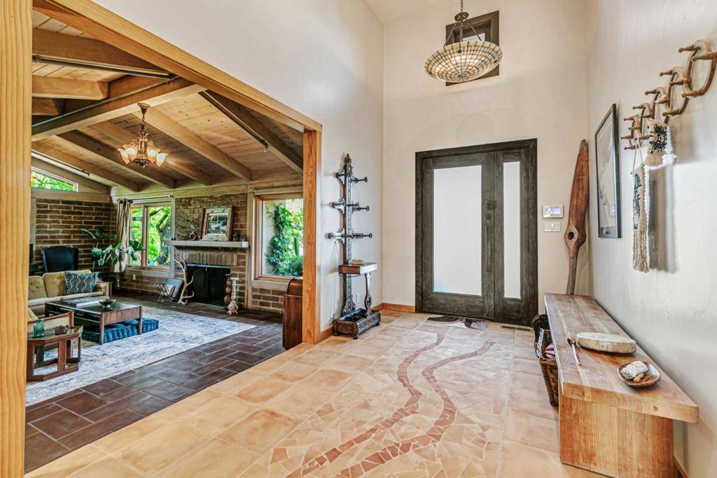 Monte Sereno, CA 95030,15393 Via Caballero