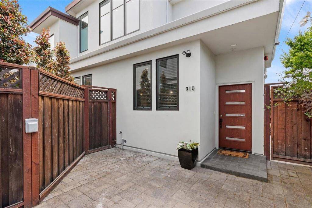 Berkeley, CA 94710,910 Cedar ST