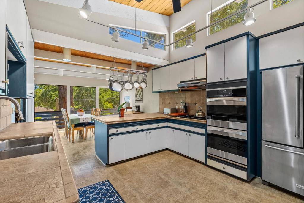 152 Montclair DR, Santa Cruz, CA 95060