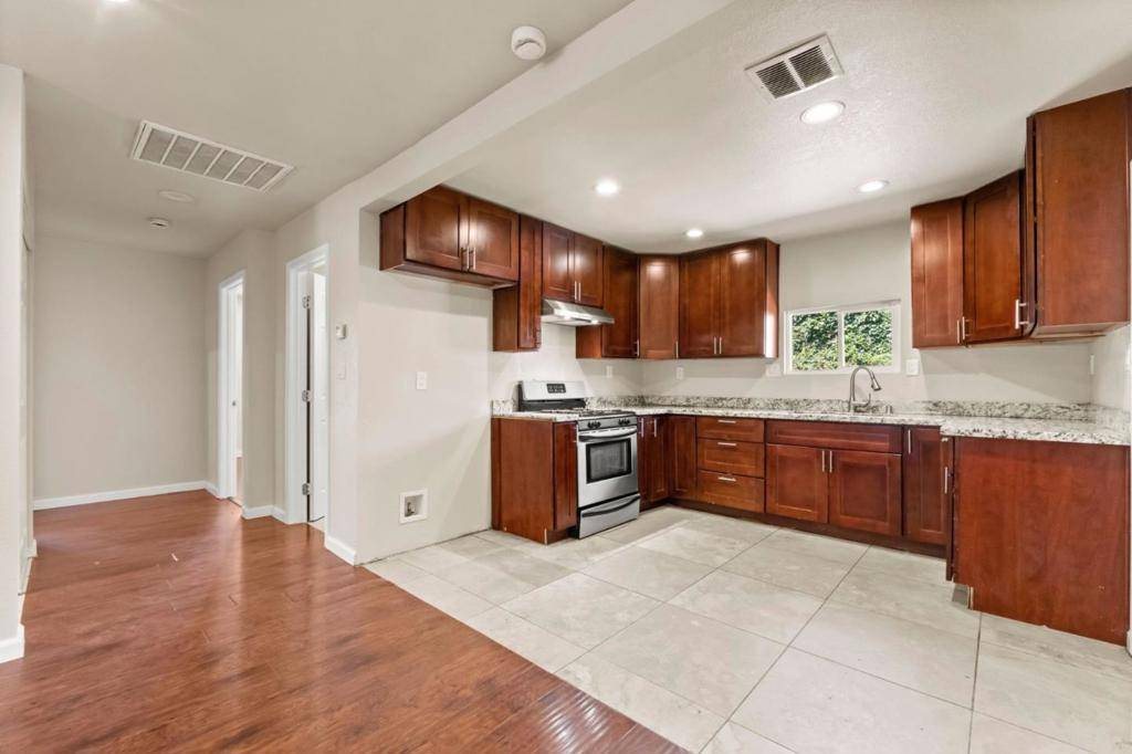 Modesto, CA 95350,1301 Carver RD
