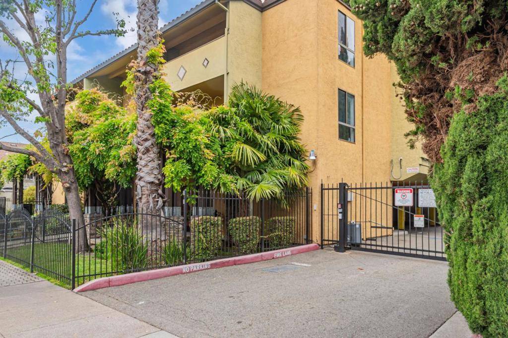 San Leandro, CA 94578,16006 E 14th ST #106