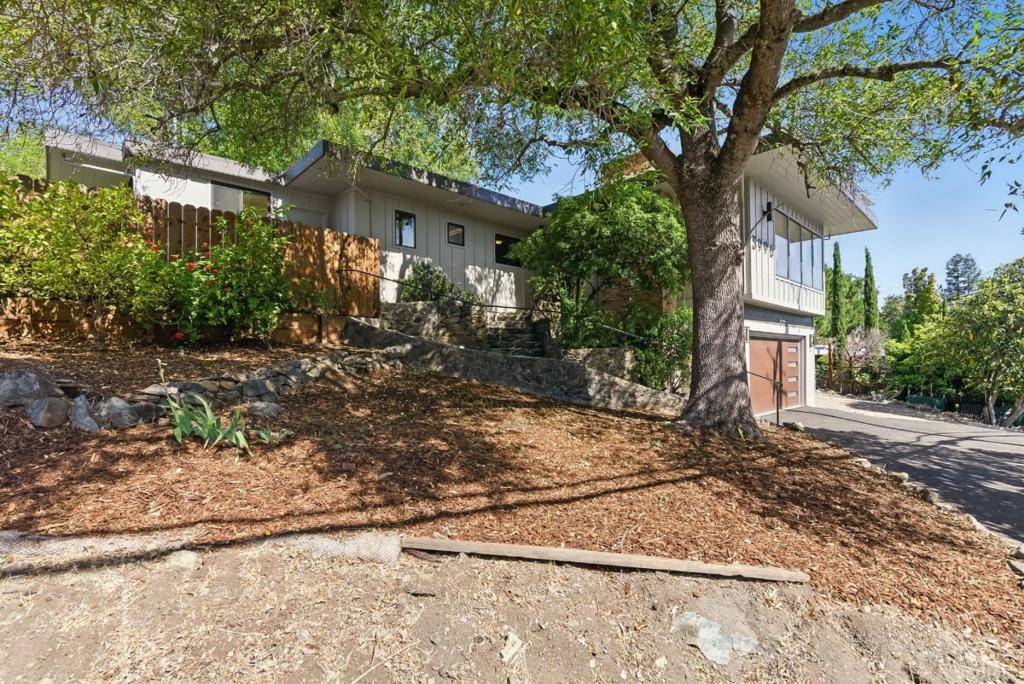 Redwood City, CA 94062,3996 Jefferson AVE