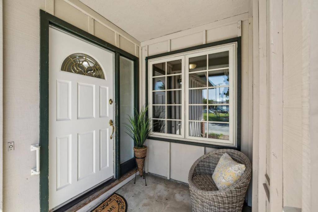 Foster City, CA 94404,334 Sunfish CT