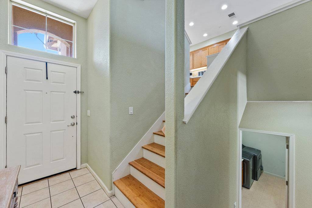 Watsonville, CA 95076,757 Roble ST