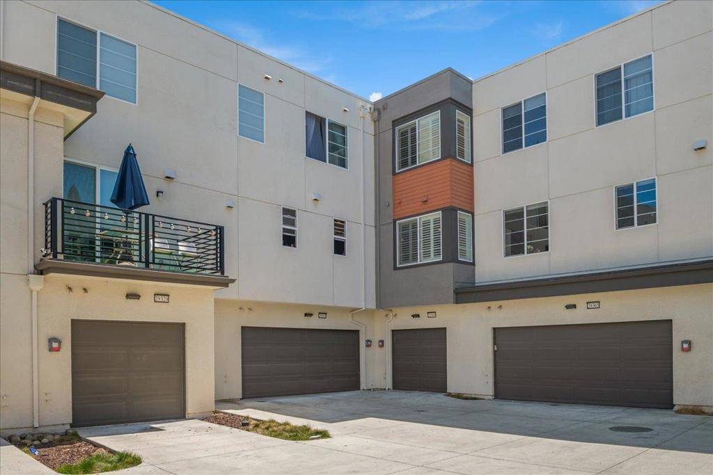 Hayward, CA 94544,29333 Hub CT