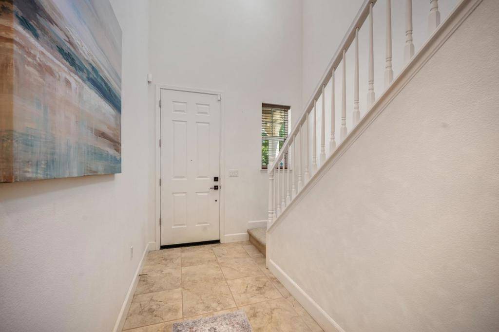 Gilroy, CA 95020,250 Robin Place