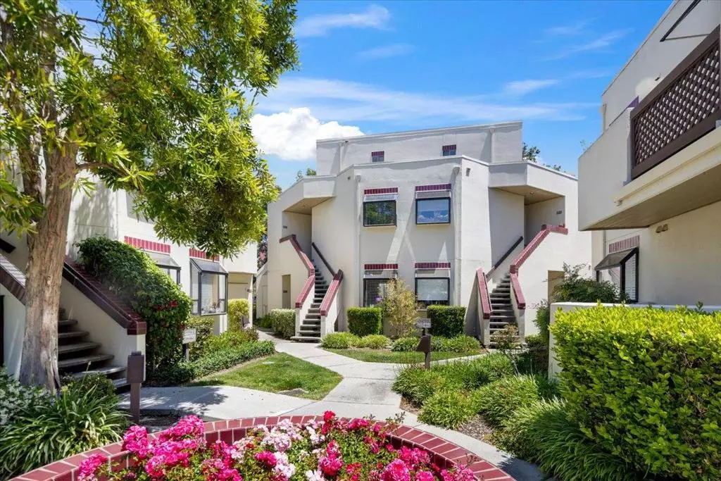 Redwood City, CA 94065,203 Shorebird CIR