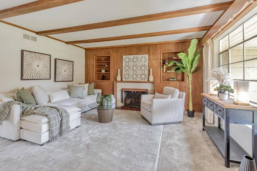 Los Altos, CA 94024,1700 Parkhills AVE