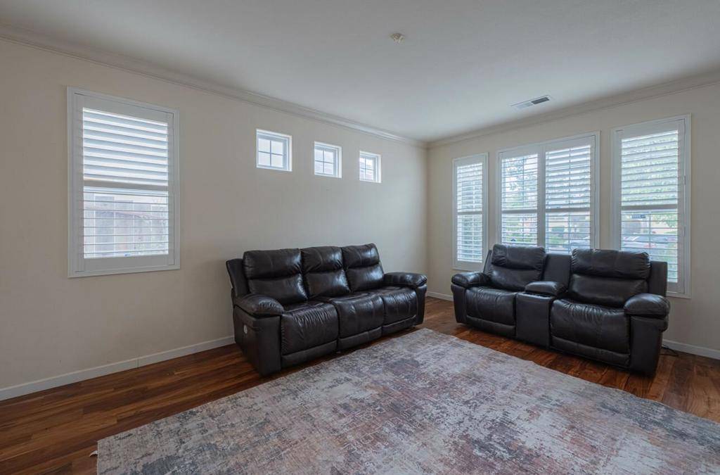 Salinas, CA 93906,1818 Lancashire DR