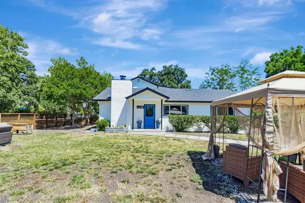 Redwood City, CA 94061,2698 Goodwin AVE