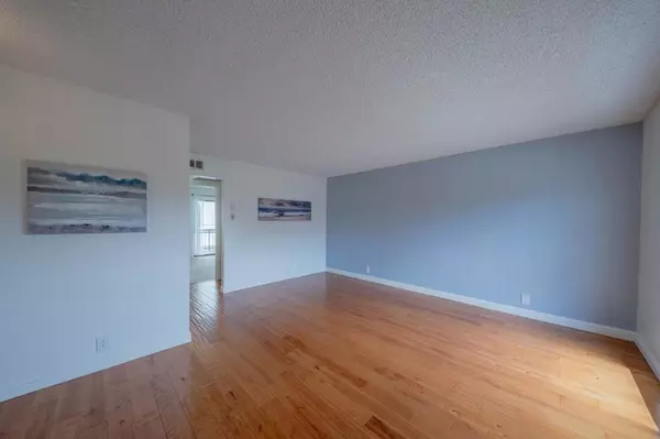 500 Glenwood CIR #420, Monterey, CA 93940