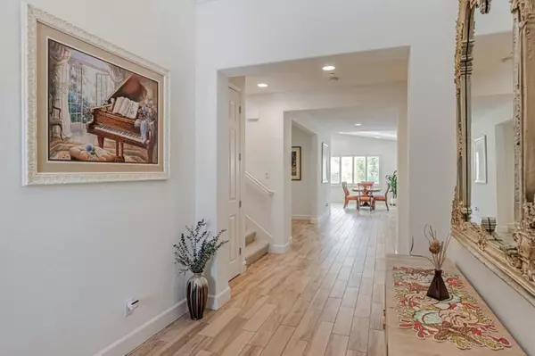 Gilroy, CA 95020,1188 Viognier WAY