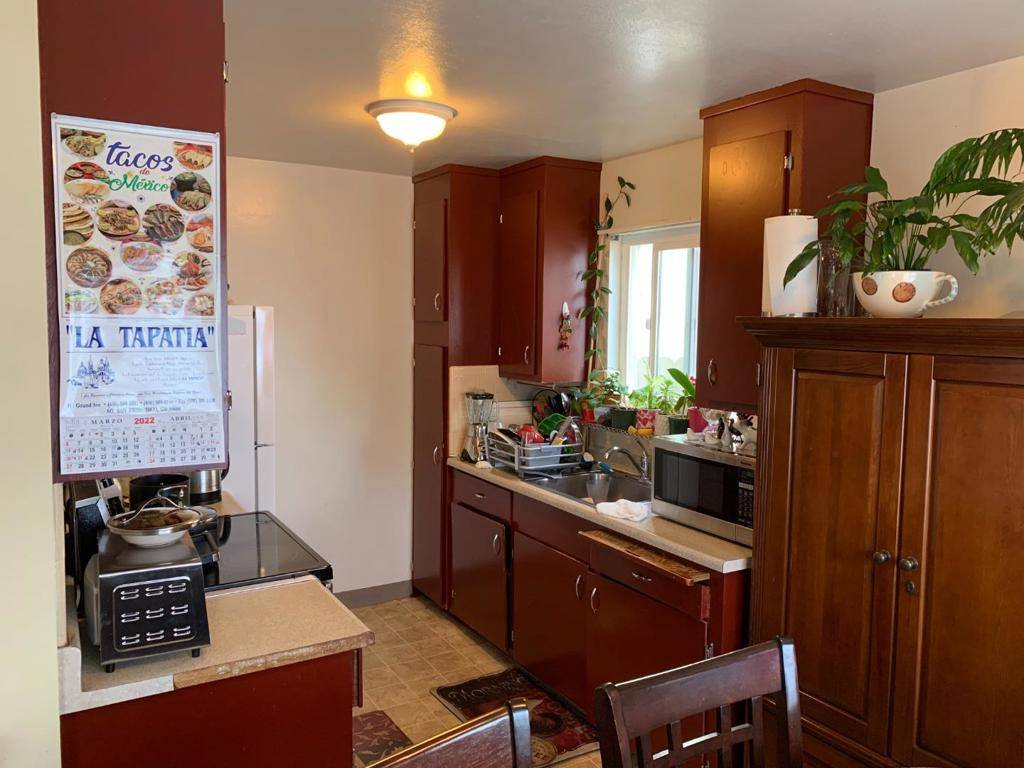 South San Francisco, CA 94080,324 Susie WAY
