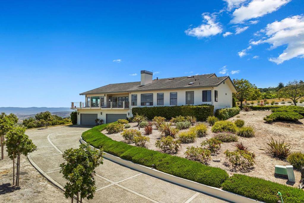 25611 Whip RD, Monterey, CA 93940