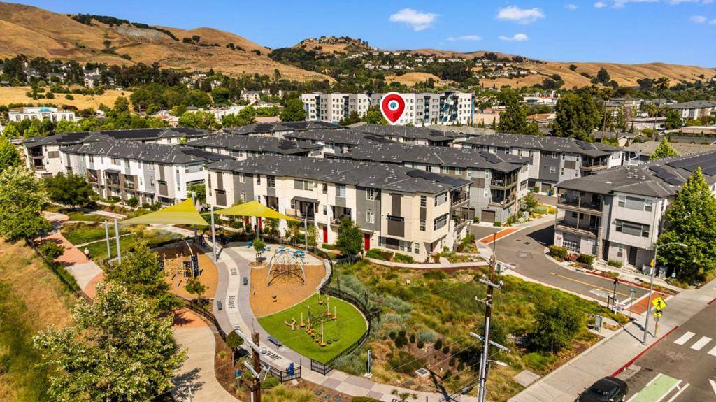 Hayward, CA 94544,395 Rhythm LN