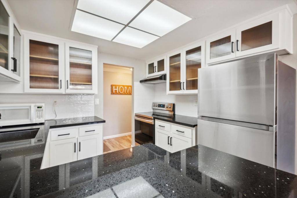 550 Toyon AVE #4, San Jose, CA 95127