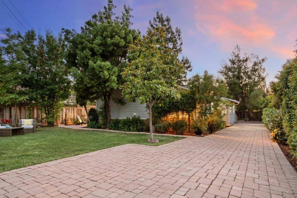 332 Camino Al Lago, Menlo Park, CA 94027