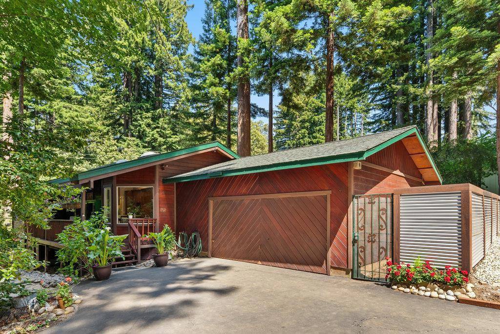 Santa Cruz, CA 95060,252 Nichols DR
