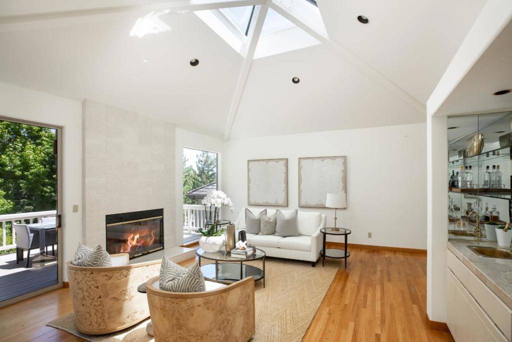 Los Altos, CA 94022,699 Manresa LN