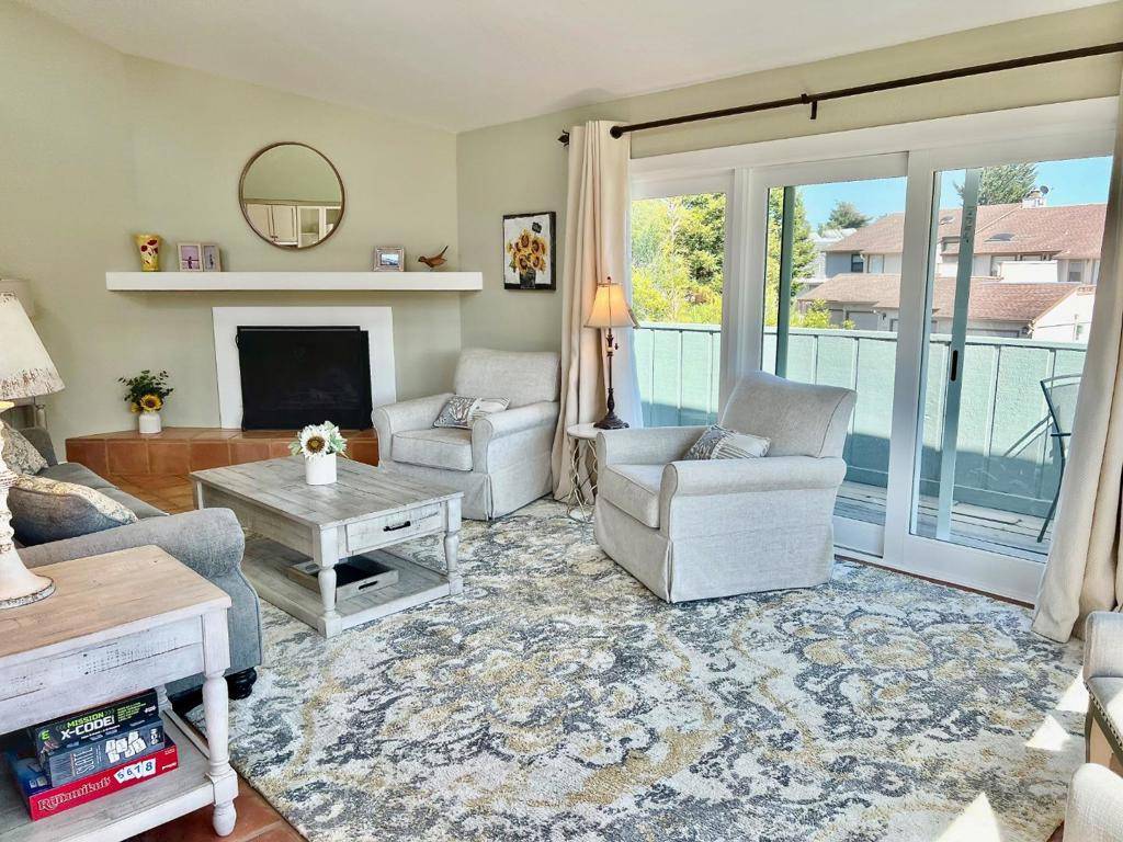 Aptos, CA 95003,166 Hyannis CT
