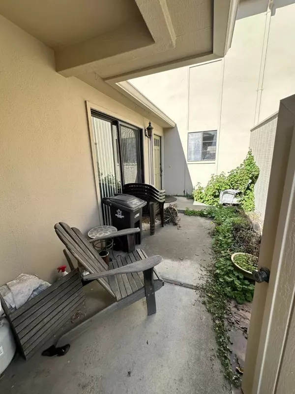 Salinas, CA 93901,130 Nissen RD #2