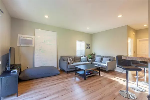 San Jose, CA 95126,1084 Portola AVE