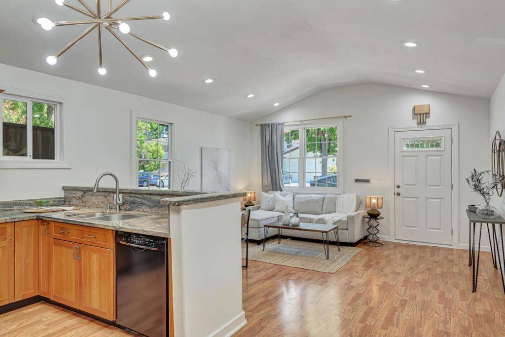 Mountain View, CA 94041,545 W Dana ST
